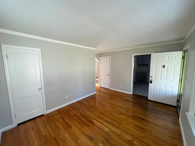 22041 Donald Ave — Photo 4