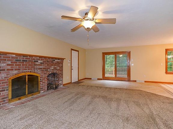 3rd image of 149 Littlefield Ln