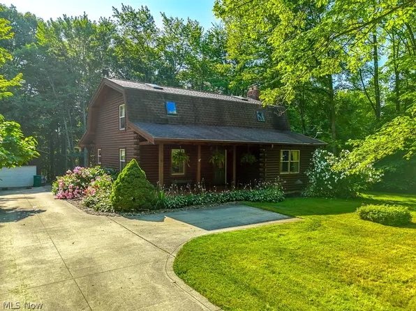 18125 Haskins Rd, Chagrin Falls, OH 44023