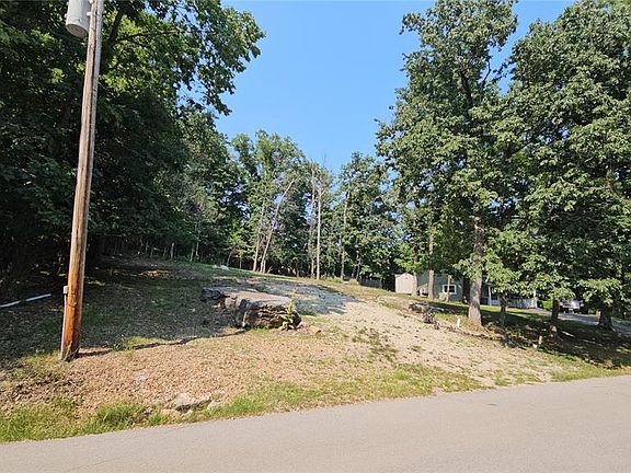3rd image of 417 Marina Dr