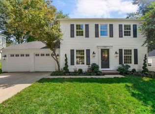 7607 Fairway St, Prairie Village, KS 66208