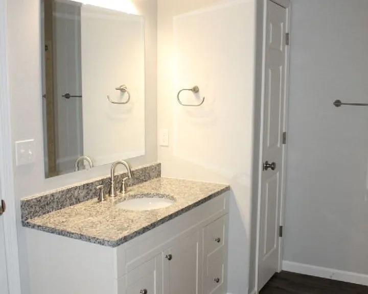 518 Kinleigh Dr — Photo 11