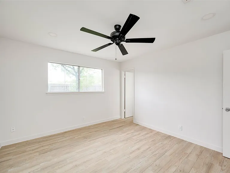 4811 Brushy Ridge Dr — Photo 36