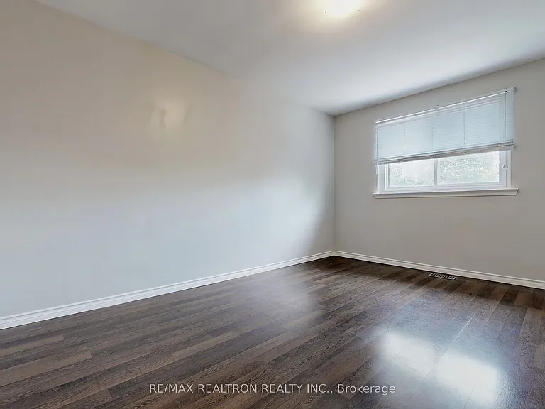 669 Shakespeare Ave #UPPER — Photo 16
