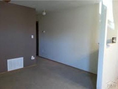 5th image of 2925 Winnipeg St