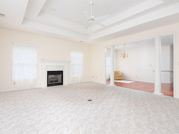 5th image of 3030 Highlands Dr