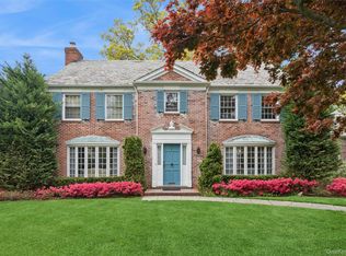 10 Westbury Road, Garden City, NY 11530