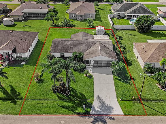 3rd image of 426 SW Exmore Avenue