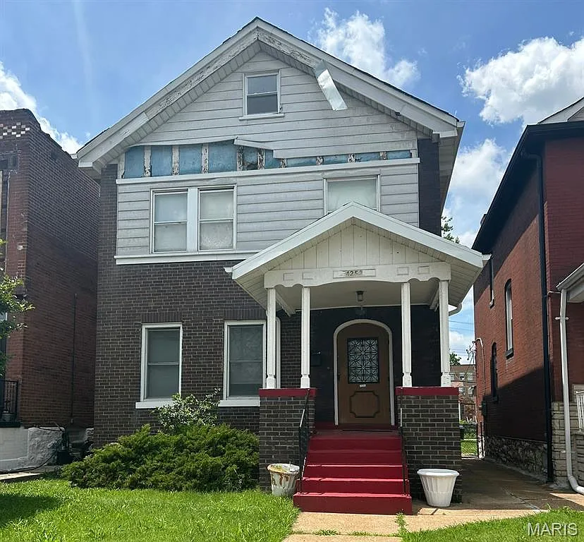 4253 Holly Ave photo 1