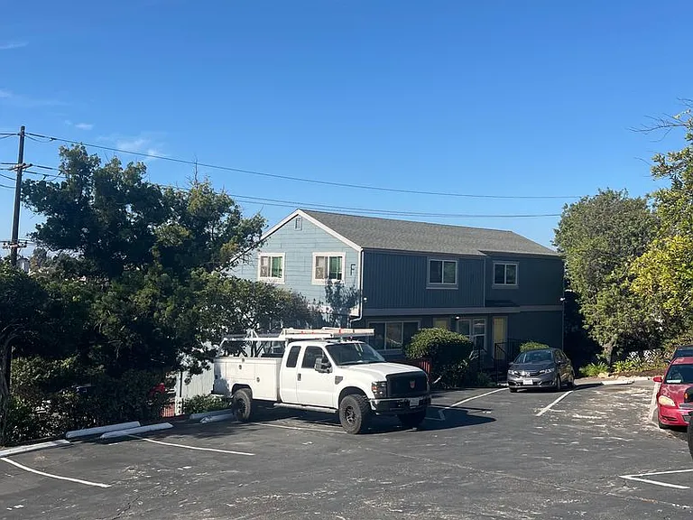 FH - Hilltop Apartments — Photo 41