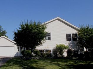 826 Indigo Ct, Lake Zurich, IL 60047