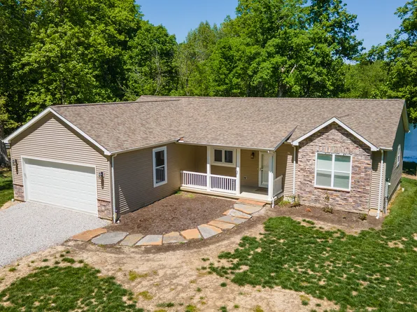 18562 E Hill St, Mount Vernon, IL 62864