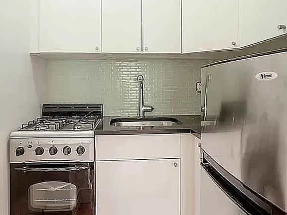 3rd image of 541 Atlantic Ave #C