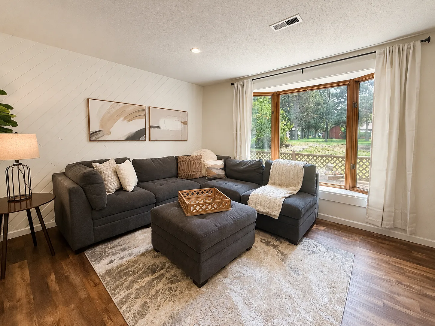 20755 Canterbury Ct — Photo 2