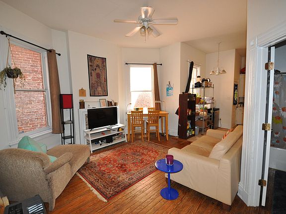 2nd image of 2419 Park Ave APT 1