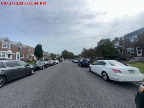 Exterior Neighborhood (street photo)