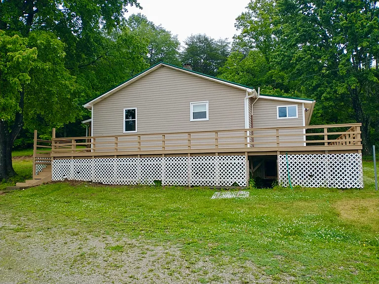 1604 Leon Prall Rd — Photo 2