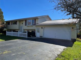 6782 Wescott Rd, Le Roy, NY 14482