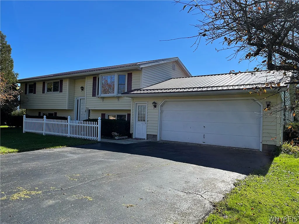 6782 Wescott Rd photo 1