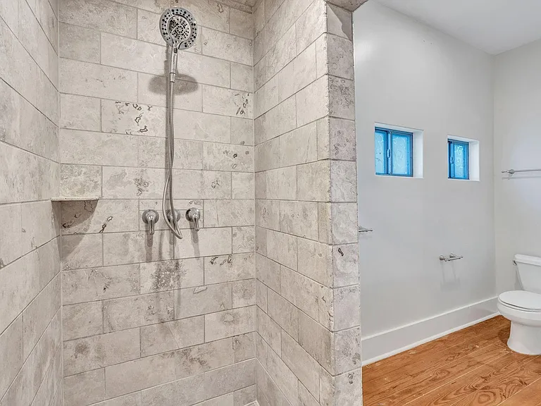 1911 Eva St — Photo 32