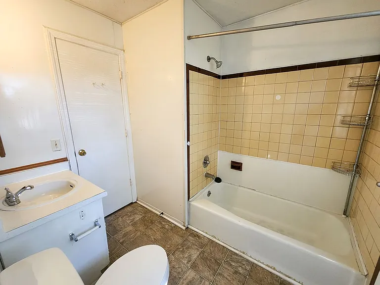 710 Heidi Ct — Photo 14