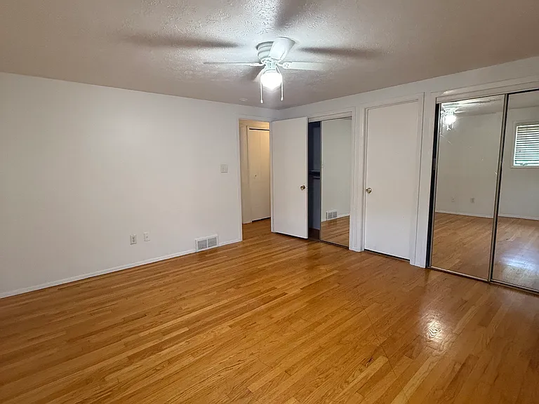 6580 Forest Glen Ave — Photo 2