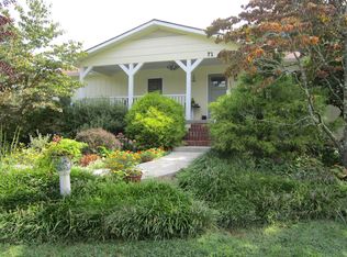 71 N Meadow View Dr, Mills River, NC 28759