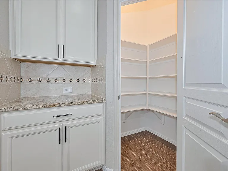 5327 Silver Ledge Dr — Photo 20