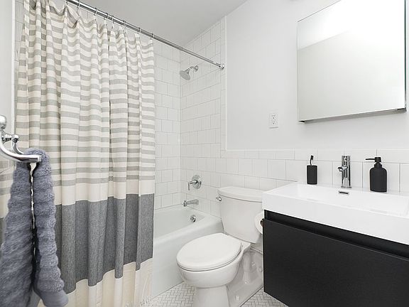 5th image of 275 South St APT 13C
