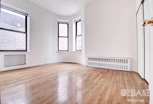 Rented by Urbane Brokerage | media 4