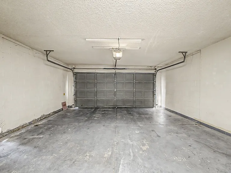 5733 W Mescal St — Photo 28