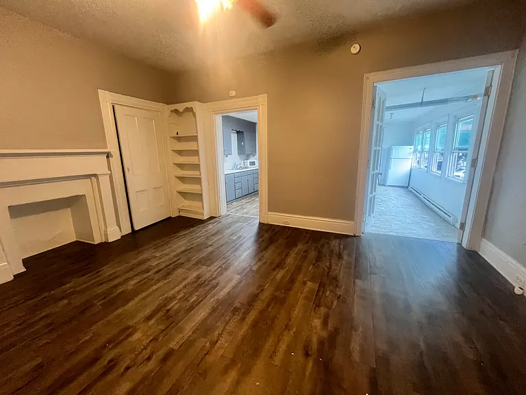 60 E Louther St #3 — Photo 2