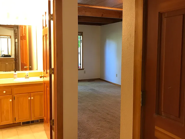 3123 NE Powderhorn Pl — Photo 4
