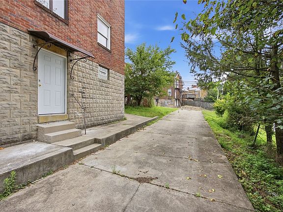 4th image of 2960 Churchview Ave