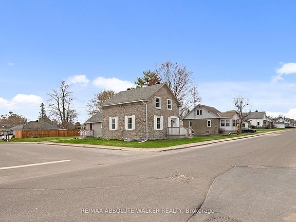 5th image of 297 Park St E