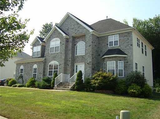 2nd image of 22 Cannon Rd