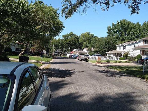 4th image of 79 Park Forest Dr