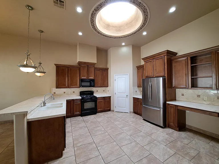 4539 Miramar Arc — Photo 5