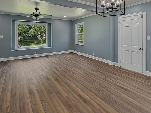3rd image of 406 Christopher Pl