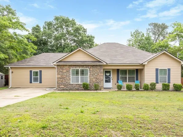 2904 Poyner Dr, Phenix City, AL 36870