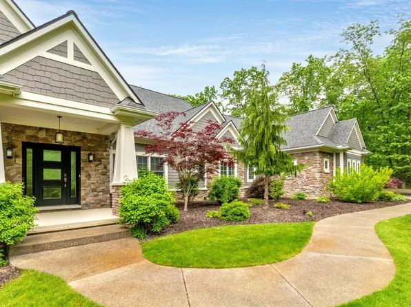 8680 Dexter Pinckney Rd, Pinckney, MI 48169