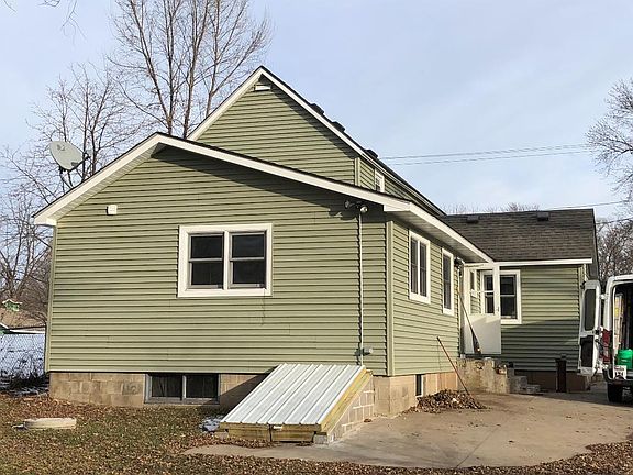 3rd image of 1362 Main St