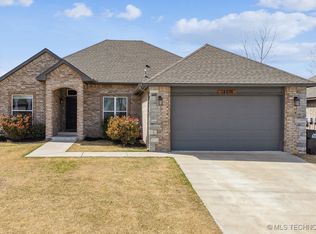 14674 S Lakewood Pl, Bixby, OK 74008