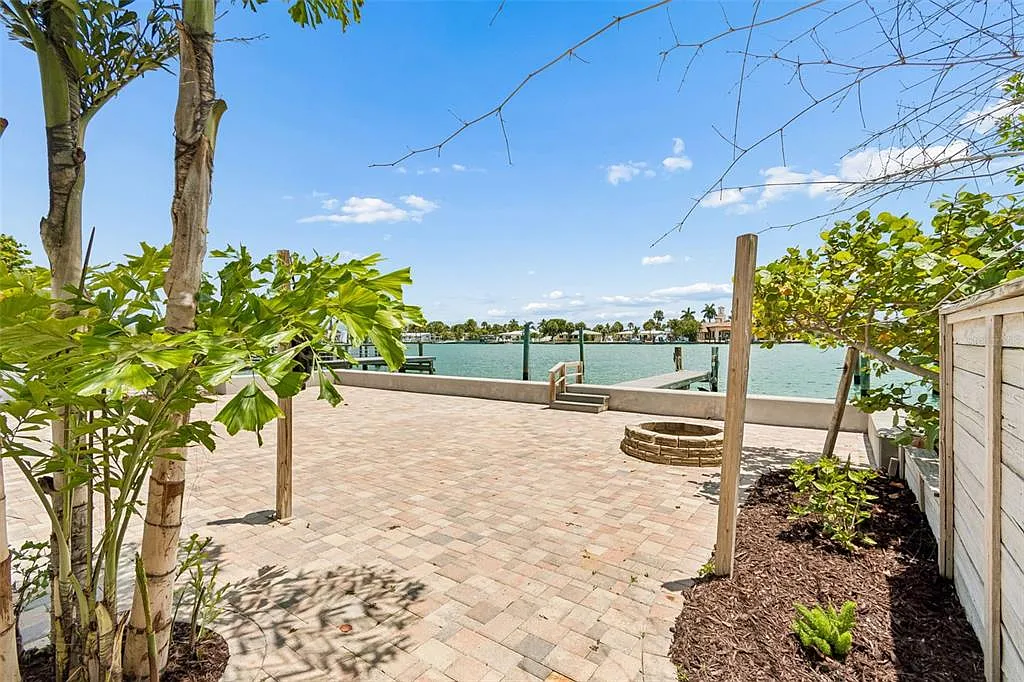 2 bed, 2.0 bath, 1468 sqft, $6,500 — Photo 4