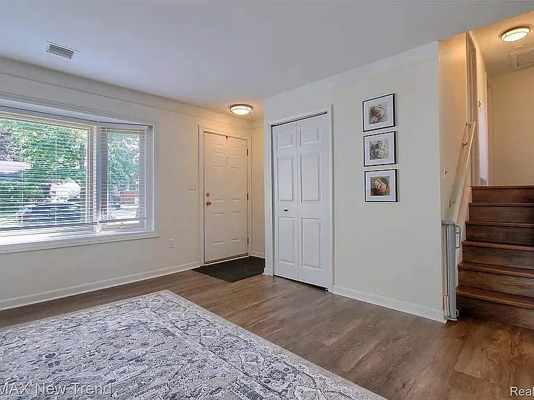 254 Harvard Ave — Photo 4