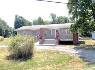 402 S Main St, Green Ridge, MO 65332