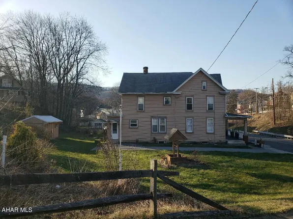 748 S Main St, Roaring Spring, PA 16673