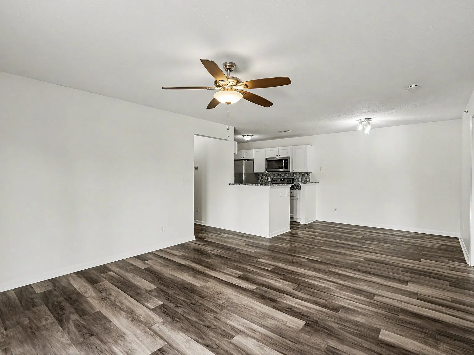 2 bed, 980 sqft, $1,500 — Photo 1