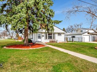 8827 S Kilbourn Ave, Hometown, IL 60456