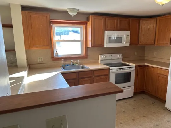 31 Central Sq #B, Troy, NH 03465